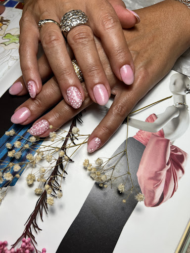 Sequenza Nails & Beauty Studio - Uñas & Belleza