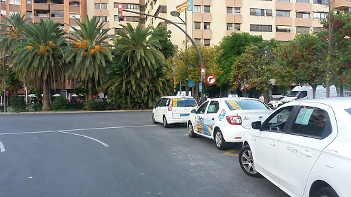 Parada de Taxis Comunicaciones