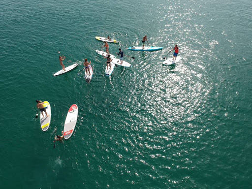 Ocean Republik Marina. Windsurf, paddle surf (SUP), wingfoil y surf.