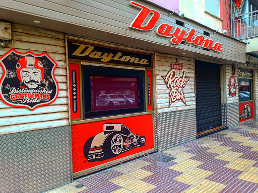 Daytona Country Bar. C.B.