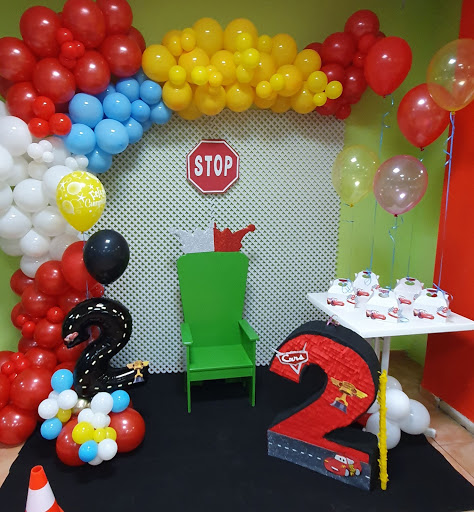 Loly Party Decoración y arte con globos.