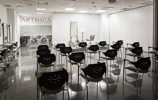 Arthica - Facultad de la Imagen - Formación y cursos de Peluquería y Estética en Valencia
