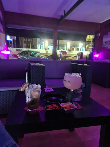 Manhattan Cocktail & Lounge Bar