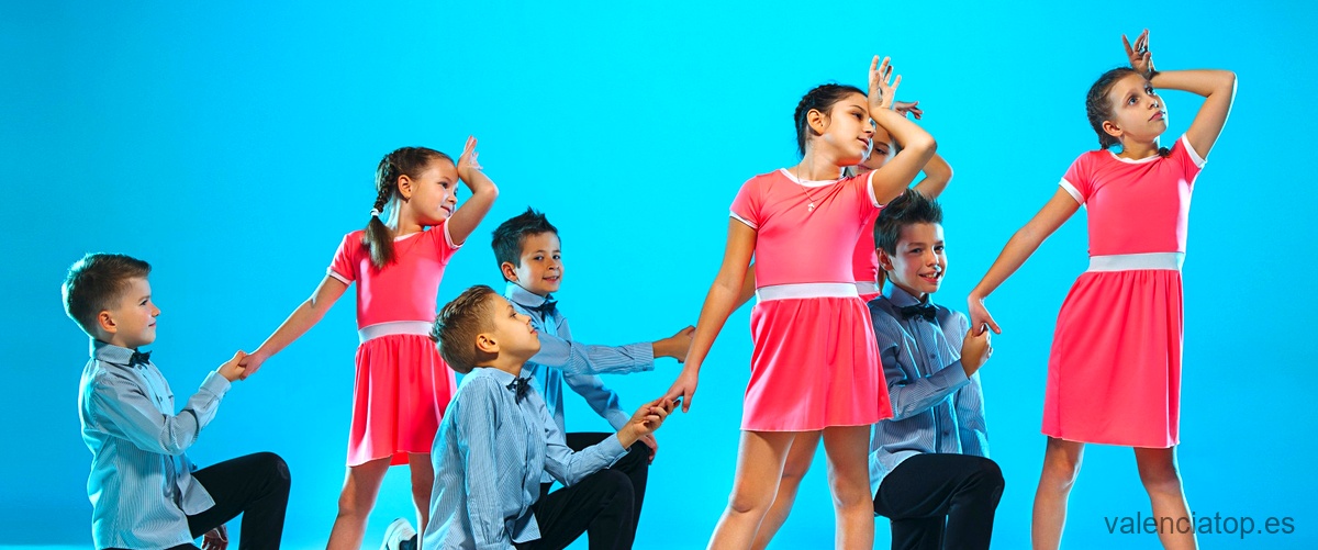¿Cuál es el nombre de los bailes para niños en la escuela de baile de Valencia?