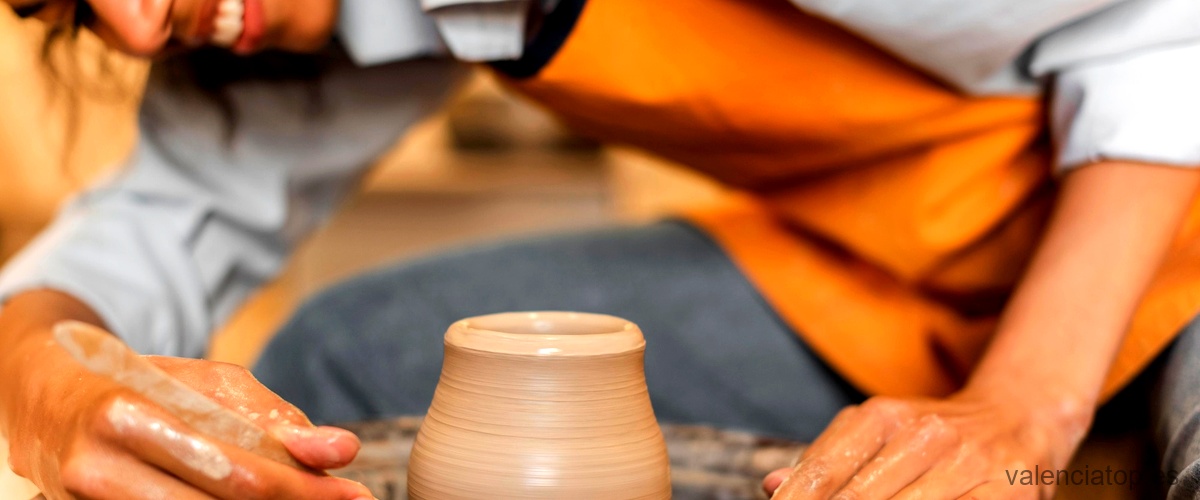 ¿Cuáles son los elementos necesarios para realizar cerámica?