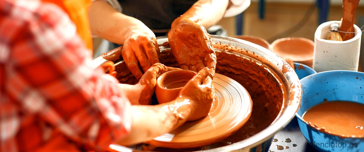 Diferencias entre un taller de cerámica y un curso online