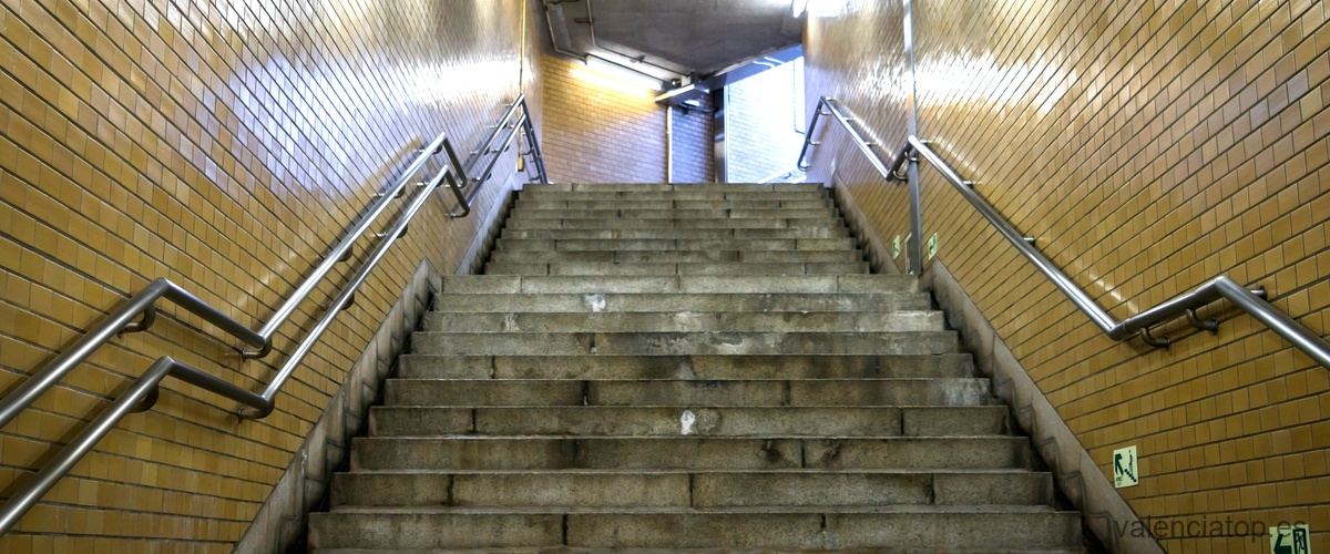 Los beneficios de contratar un servicio de limpieza de escaleras en Valencia